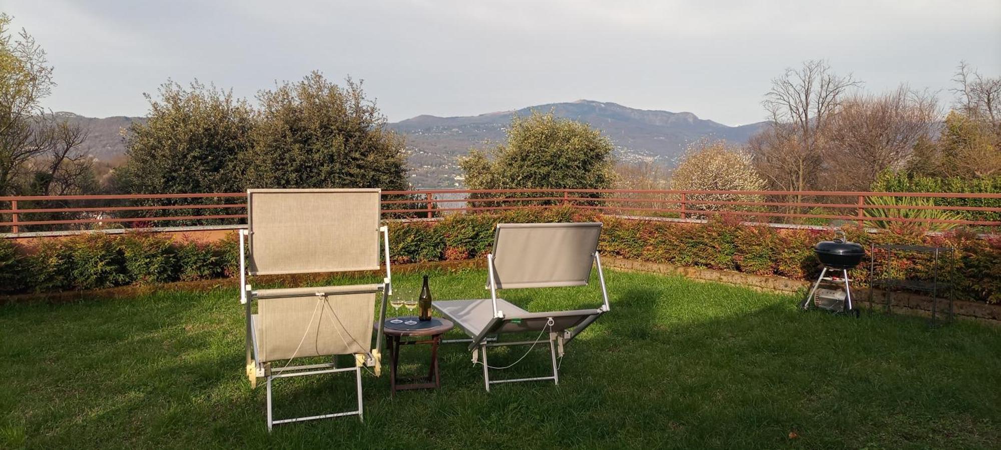 Mirasole Holiday House Leggiuno Exterior foto
